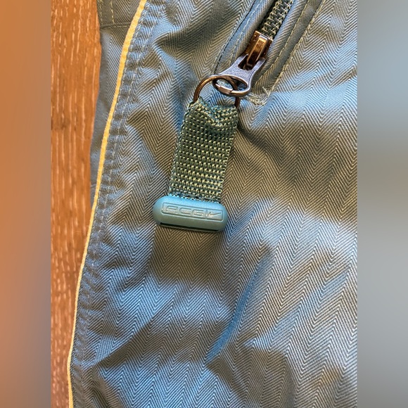 *SOLD* Nike Y2K Vintage ACG Swoosh Ski Pants Cargo
Multipocket (Size Small) EUC - Picture 8 of 11